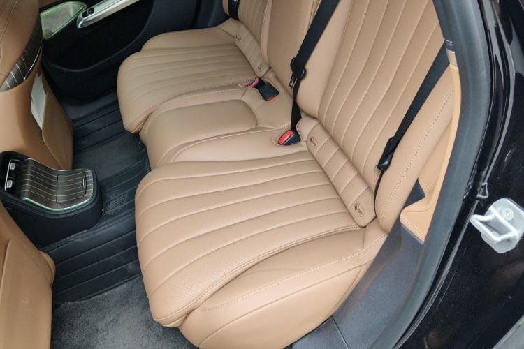 Used Mercedes-Benz E-Class 2025 E 300 L Luxury Model Left Rear Seat