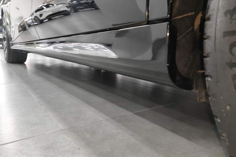 Used Mercedes-Benz E-Class 2025 Facelift E 300 L Luxury Edition Left Side Sill