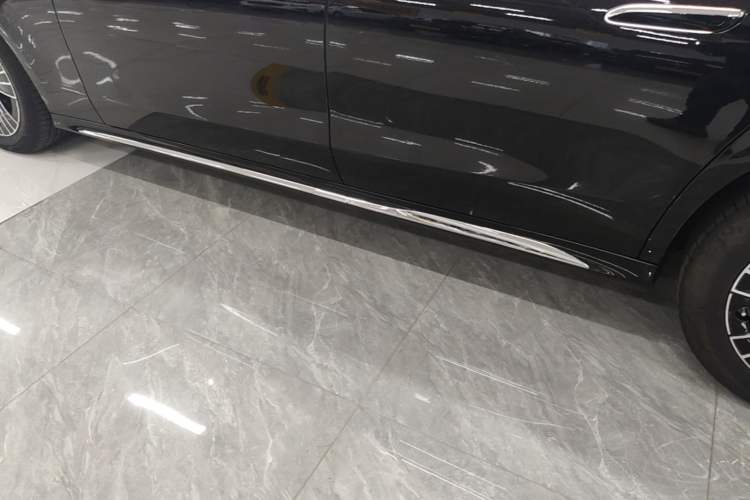 Used Mercedes-Benz E-Class 2025-Year Facelift E 260 L Left Side Sill