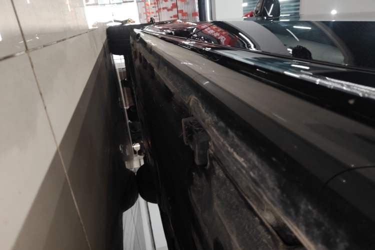 Used Mercedes-Benz E-Class 2025 Facelift E 300 L Luxury Edition Left Side Sill