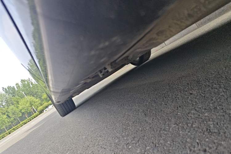 Used Mercedes-Benz E-Class 2025 E 300 L Prestige Edition Left Side Sill