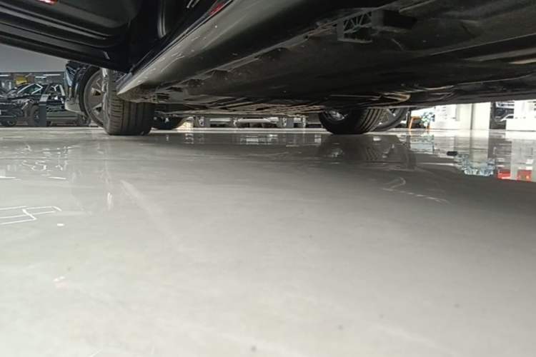 Used Mercedes-Benz E-Class 2025 Facelift E 300 L Fashion Edition Left Side Sill