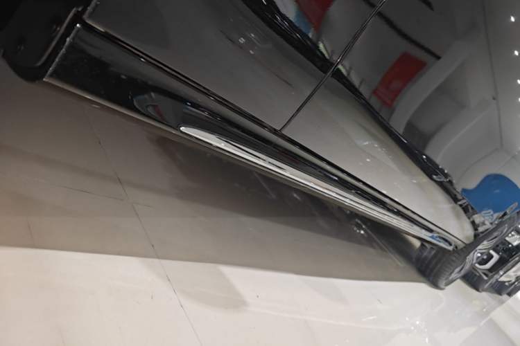 Used Mercedes-Benz E-Class 2025-Year Facelift E 260 L Left Side Sill