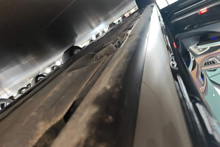 Used Mercedes-Benz E-Class 2025 E 300 L Luxury Model Left Side Sill