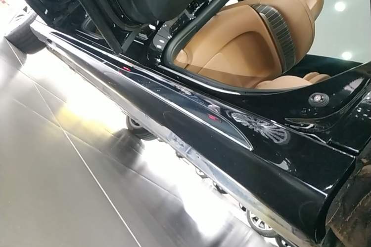 Used Mercedes-Benz E-Class 2025 E 300 L Luxury Model Left Side Sill