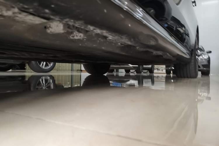 Used Mercedes-Benz E-Class 2025 E 300 L Luxury Model Left Side Sill