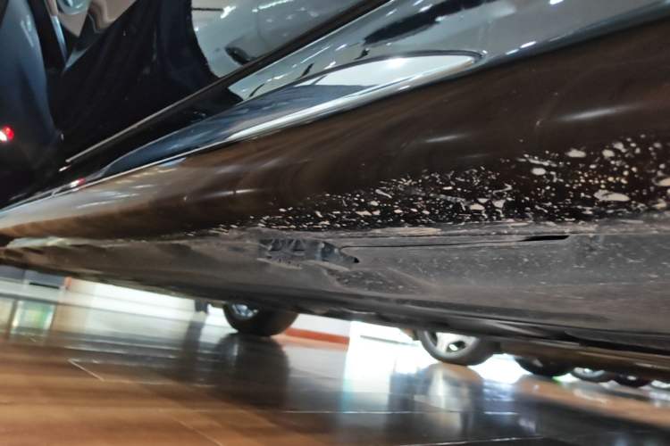 Used Mercedes-Benz E-Class 2025 E 300 L Stylish Model Left Side Sill