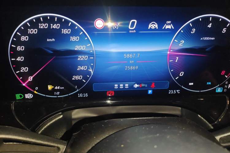 Used Mercedes-Benz E-Class 2025 E 300 L Luxury Model Odometer Close Up