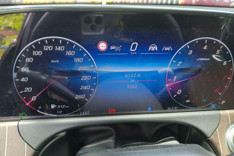 Used Mercedes-Benz E-Class 2025 E 300 L Stylish Model Odometer Close Up