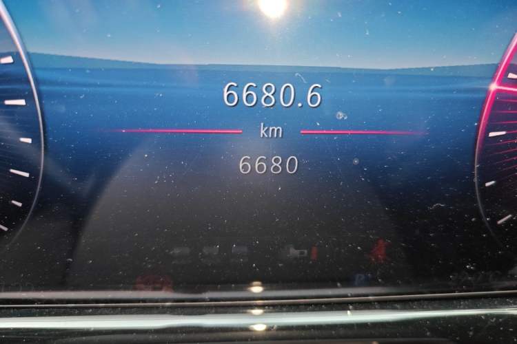 Used Mercedes-Benz E-Class 2025 Facelift E 300 L Luxury Edition Odometer Close Up