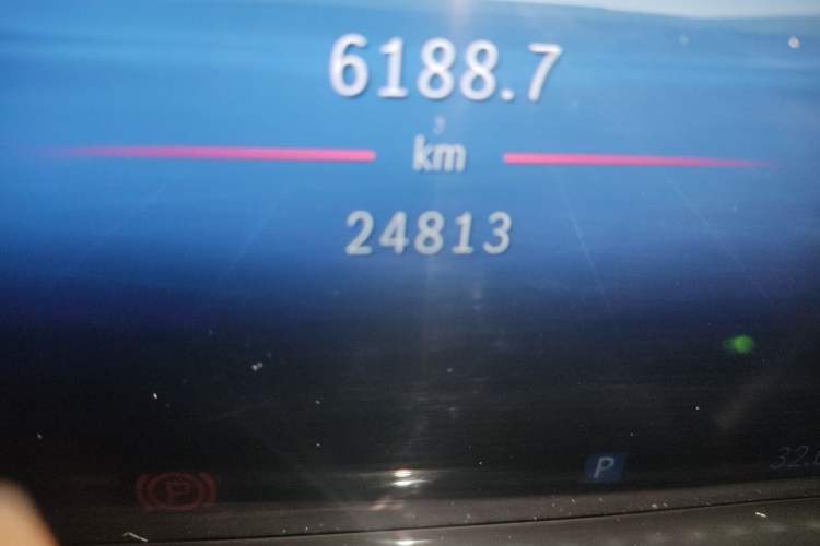 Used Mercedes-Benz E-Class 2025 E 300 L Luxury Model Odometer Close Up