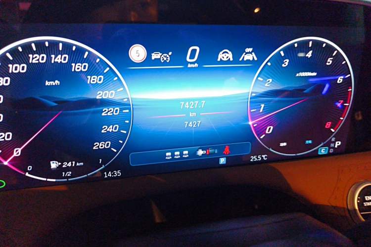 Used Mercedes-Benz E-Class 2025 Facelift E 300 L Luxury Edition Odometer Close Up