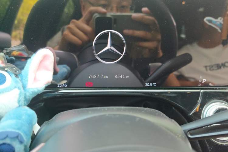Used Mercedes-Benz E-Class 2025 Facelift E 300 L Luxury Edition Odometer Close Up