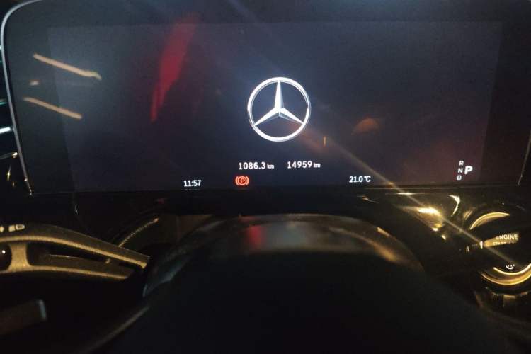 Used Mercedes-Benz E-Class 2025 Facelift E 300 L Luxury Edition Odometer Close Up