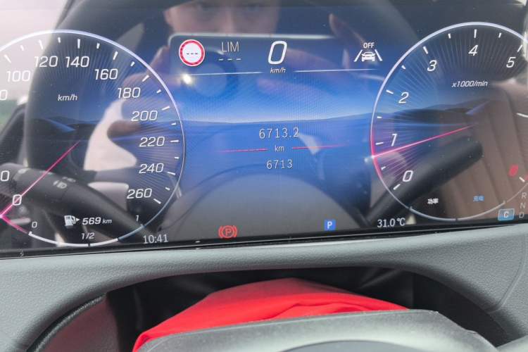 Used Mercedes-Benz E-Class 2025 Facelift E 300 L Luxury Edition Odometer Close Up