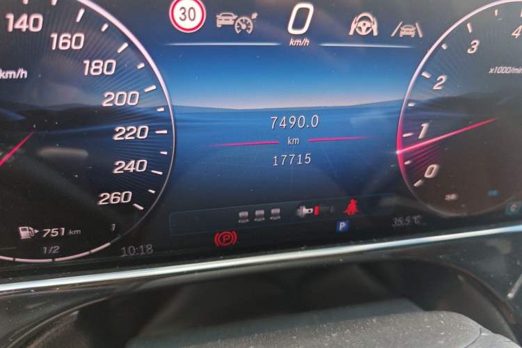 Used Mercedes-Benz E-Class 2025 Facelift E 300 L Luxury Edition Odometer Close Up