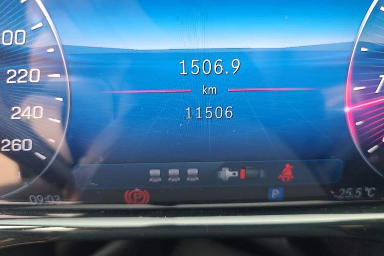 Used Mercedes-Benz E-Class 2025 E 260 L Odometer Close Up