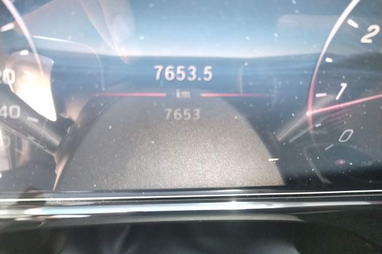 Used Mercedes-Benz E-Class 2025 Facelift E 300 L Luxury Edition Odometer Close Up
