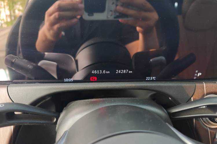 Used Mercedes-Benz E-Class 2025 E 300 L Stylish Model Odometer Close Up