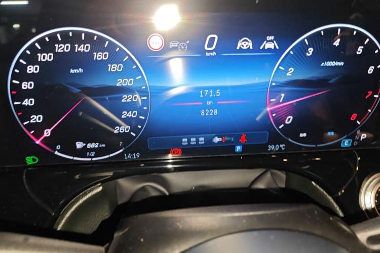 Used Mercedes-Benz E-Class 2025 E 300 L Luxury Model Odometer Close Up
