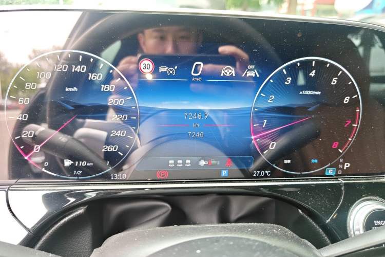 Used Mercedes-Benz E-Class 2025 Facelift E 300 L Luxury Edition Odometer Close Up