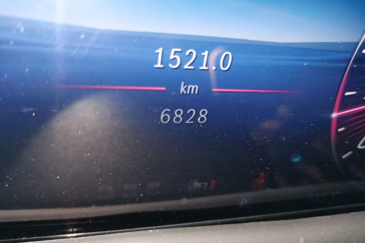 Used Mercedes-Benz E-Class 2025 E 300 L Luxury Model Odometer Close Up