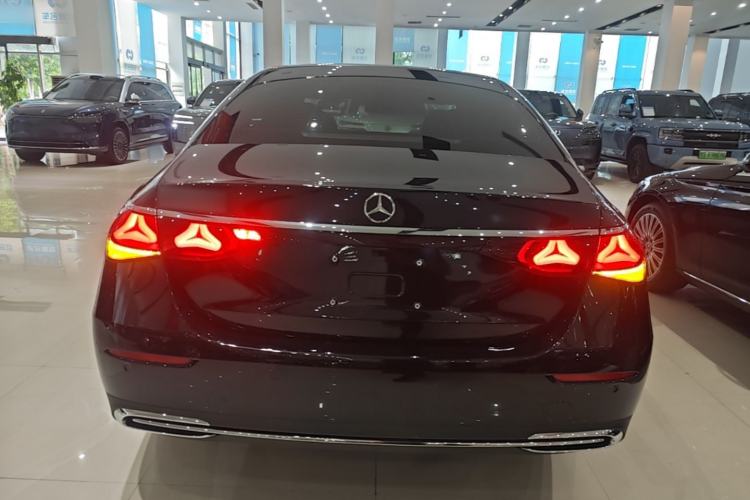 Used Mercedes-Benz E-Class 2025-Year Facelift E 260 L Rear