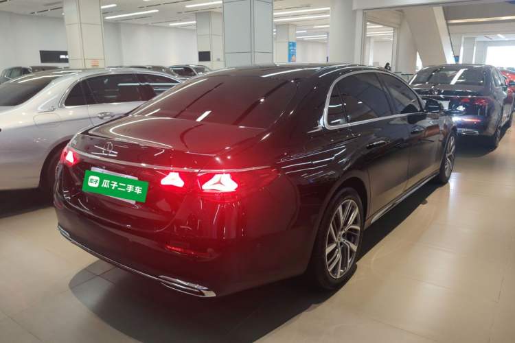 Used Mercedes-Benz E-Class 2025 Facelift E 300 L Fashion Edition Rear Right 45 Deg