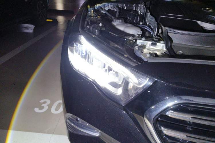 Used Mercedes-Benz E-Class 2025-Year Facelift E 260 L Right Front Headlight