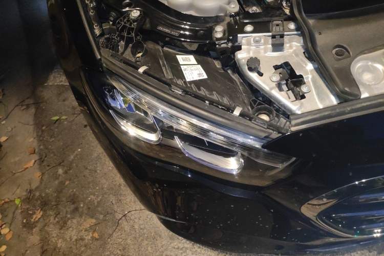 Used Mercedes-Benz E-Class 2025 E 300 L Luxury Model Right Front Headlight