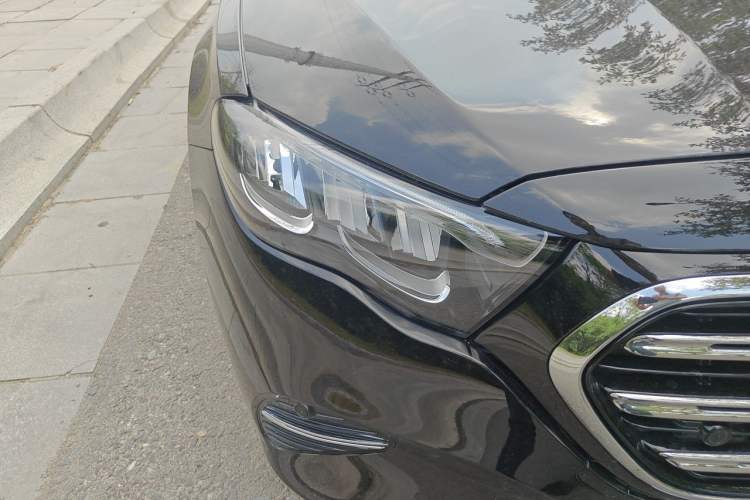 Used Mercedes-Benz E-Class 2025 E 300 L Luxury Model Right Front Headlight