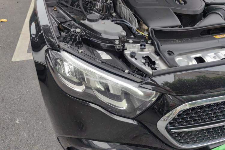Used Mercedes-Benz E-Class 2025 E 260 Sport Edition Right Front Headlight