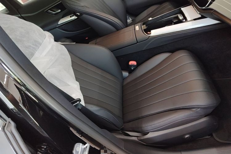 Used Mercedes-Benz E-Class 2025 E 260 L Right Front Seat