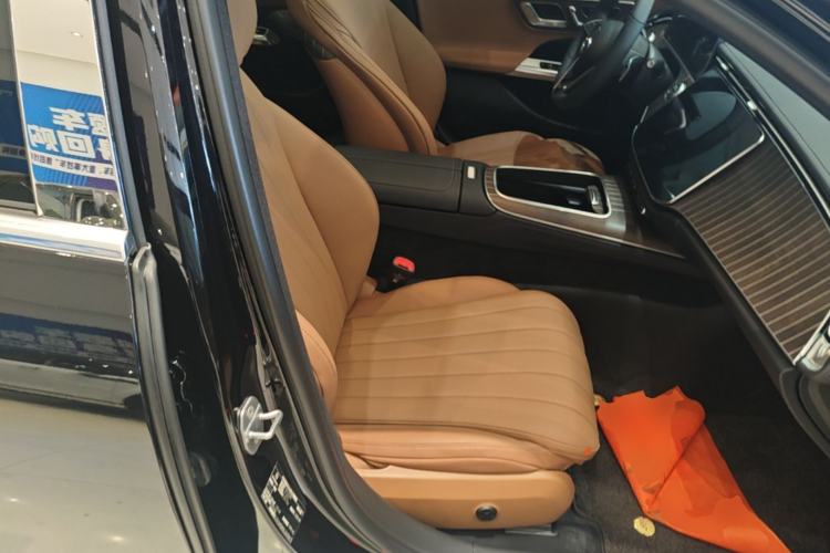 Used Mercedes-Benz E-Class 2025 Facelift E 300 L Fashion Edition Right Front Seat