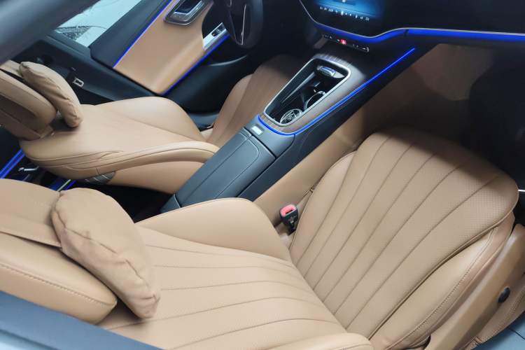 Used Mercedes-Benz E-Class 2025 E 300 L Luxury Model Right Front Seat
