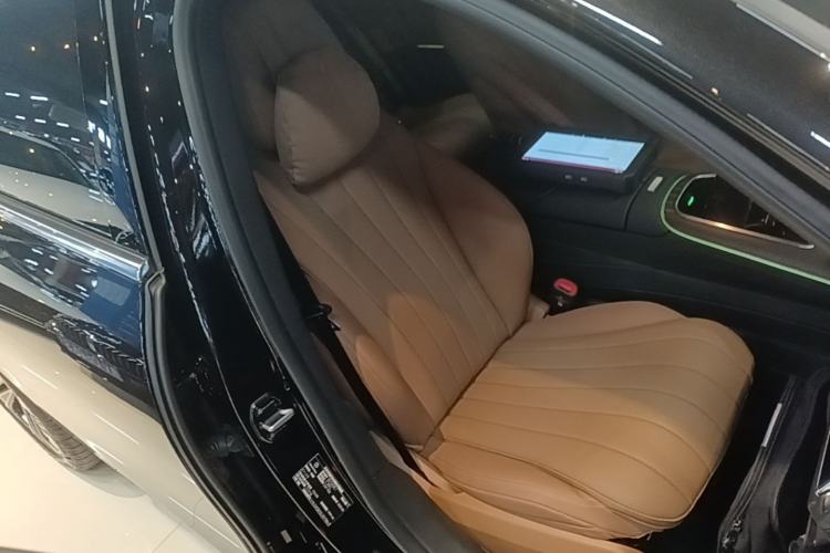 Used Mercedes-Benz E-Class 2025 Facelift E 300 L Luxury Edition Right Front Seat