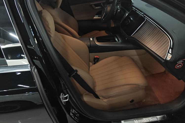 Used Mercedes-Benz E-Class 2025 E 300 L Stylish Model Right Front Seat