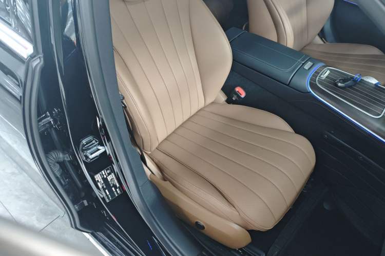 Used Mercedes-Benz E-Class 2025 Facelift E 300 L Luxury Edition Right Front Seat