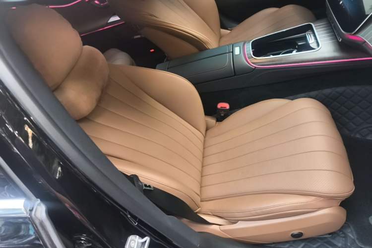 Used Mercedes-Benz E-Class 2025 E 300 L Stylish Model Right Front Seat