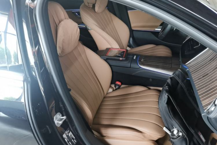 Used Mercedes-Benz E-Class 2025 Facelift E 300 L Fashion Edition Right Front Seat
