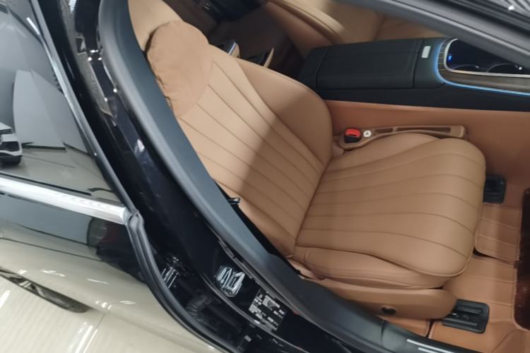 Used Mercedes-Benz E-Class 2025 E 300 L Luxury Model Right Front Seat