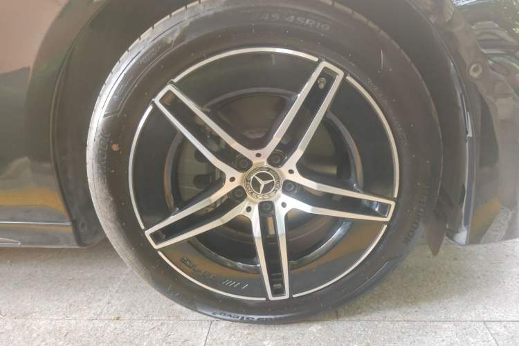 Used Mercedes-Benz E-Class 2025 Year Restyled E 260 Sport Edition Right Front Wheel Hub
