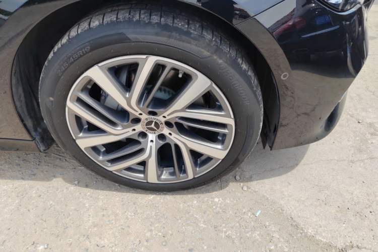 Used Mercedes-Benz E-Class 2025 E 300 L Stylish Model Right Front Wheel Hub