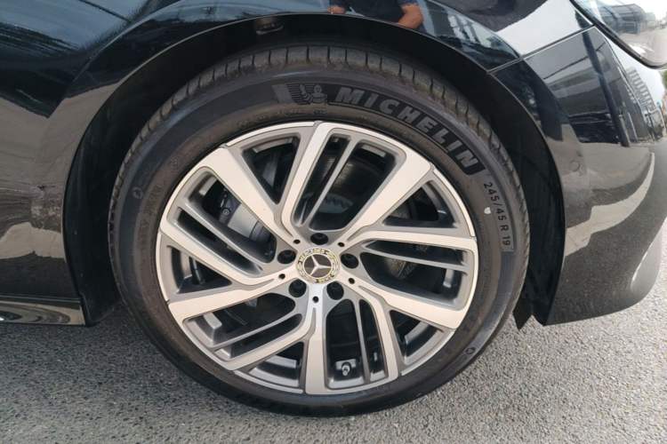 Used Mercedes-Benz E-Class 2025 Facelift E 300 L Fashion Edition Right Front Wheel Hub
