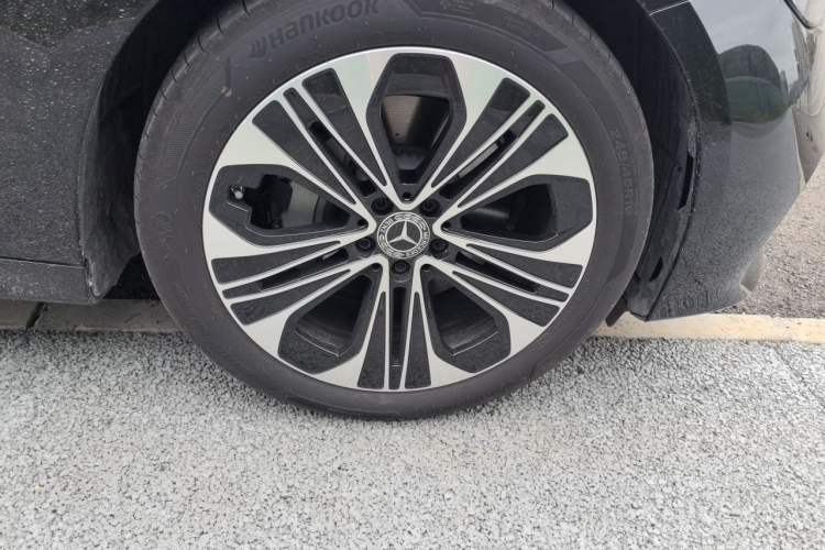 Used Mercedes-Benz E-Class 2025 Facelift E 300 L Luxury Edition Right Front Wheel Hub
