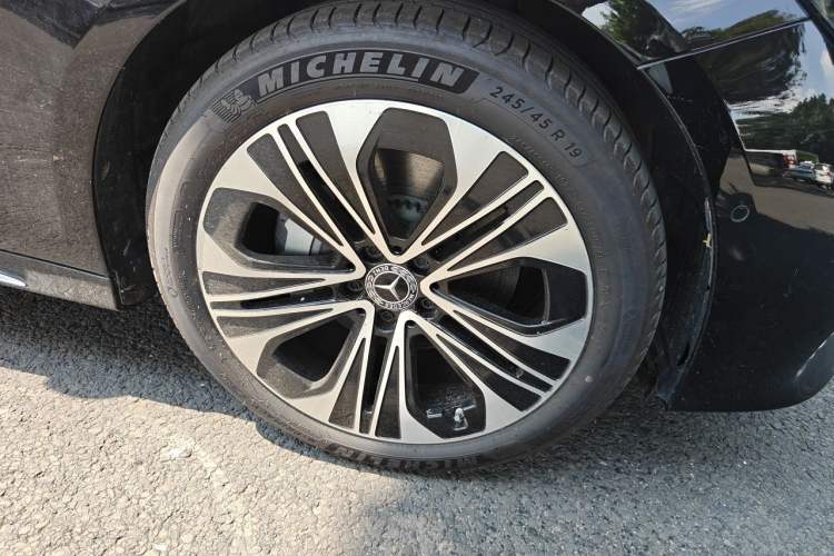 Used Mercedes-Benz E-Class 2025 Facelift E 300 L Fashion Edition Right Front Wheel Hub
