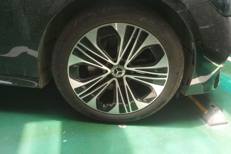 Used Mercedes-Benz E-Class 2025 Facelift E 300 L Luxury Edition Right Front Wheel Hub