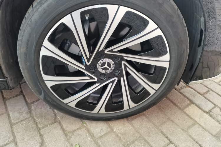 Used Mercedes-Benz E-Class 2025 E 300 L Luxury Model Right Front Wheel Hub