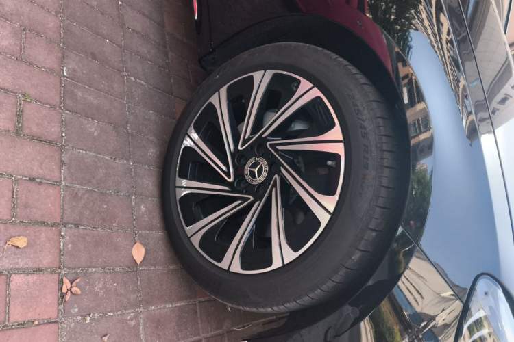 Used Mercedes-Benz E-Class 2025 Facelift E 300 L Luxury Edition Right Front Wheel Hub