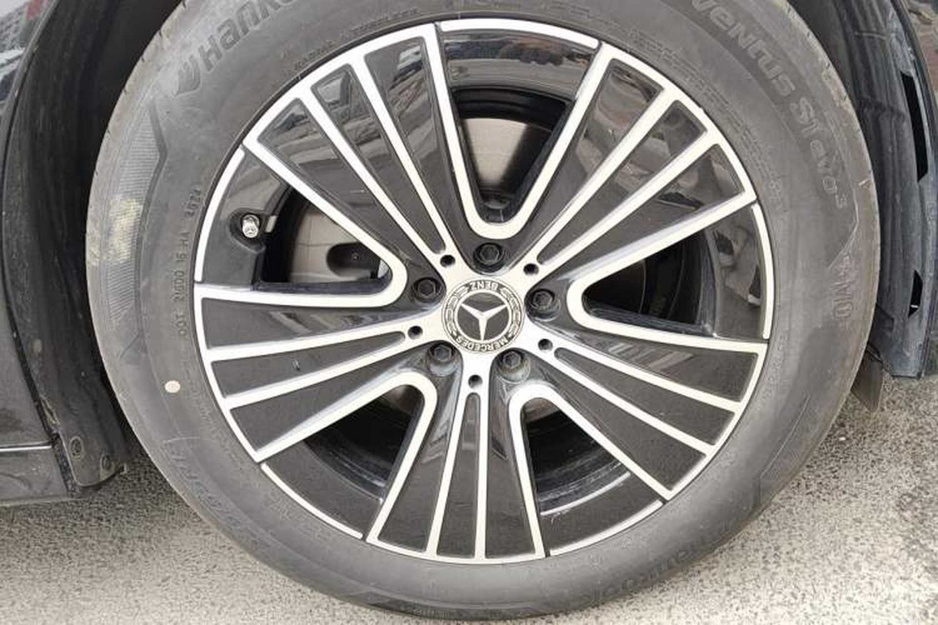 Used Mercedes-Benz E-Class 2025 E 260 L Right Front Wheel Hub